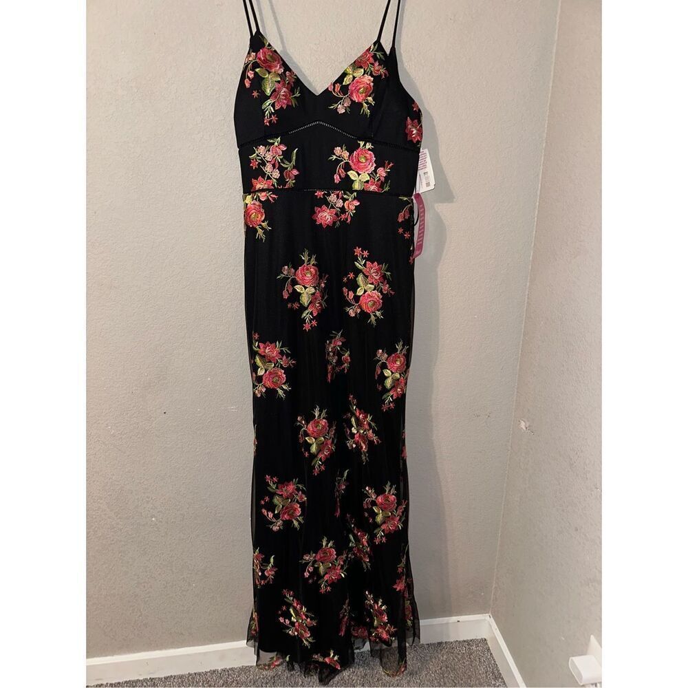 NWT Gianni Bini Floral Embroidered Formal Dress